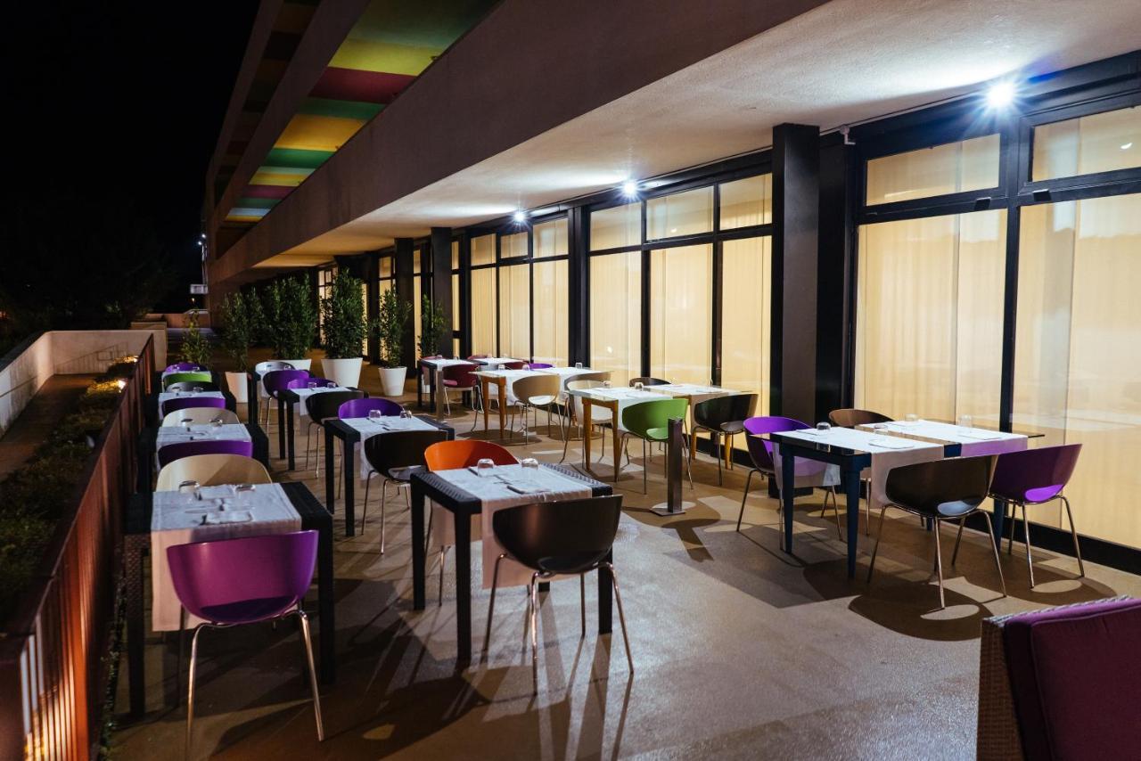 Unaway Hotel 파브로 외부 사진