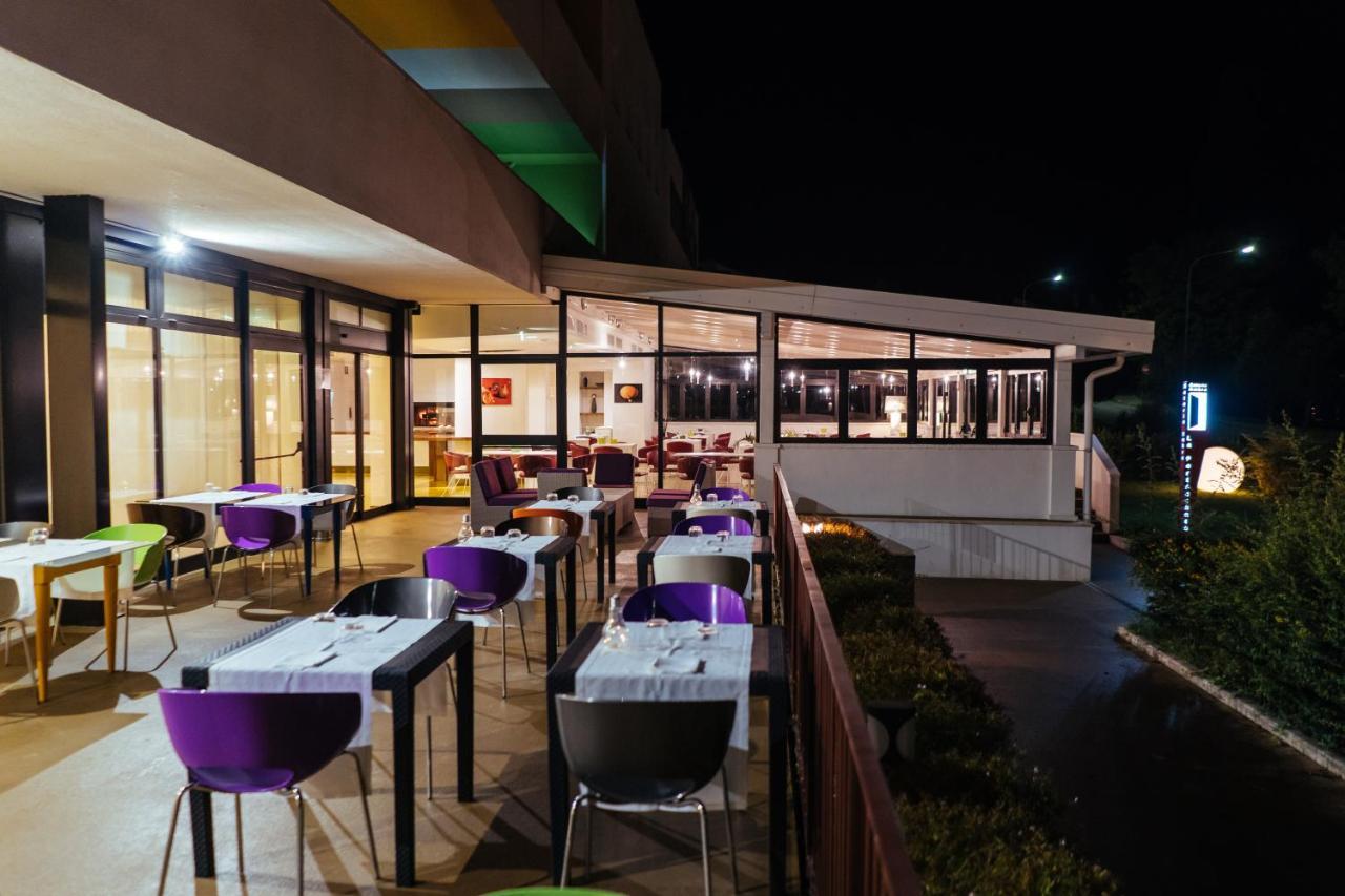 Unaway Hotel 파브로 외부 사진
